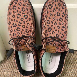 Simply Southern Slip-On Animal Print Shoes (NEW) Size 10